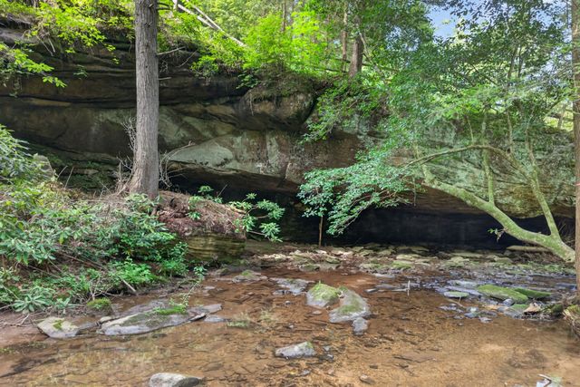 232 Victoria Cir, Jamestown, TN 38556