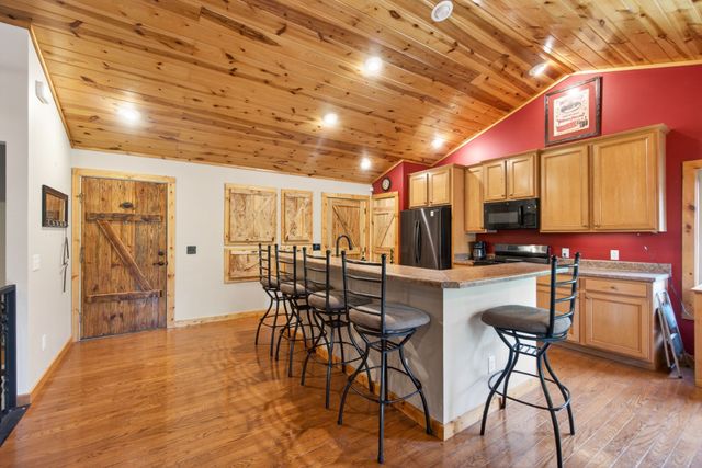 232 Victoria Cir, Jamestown, TN 38556