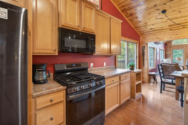 232 Victoria Cir, Jamestown, TN 38556