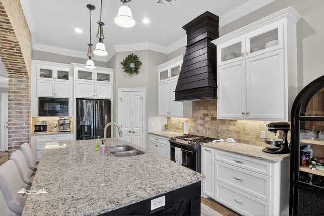 260 Arrowhead Drive, Bossier City, LA 71111