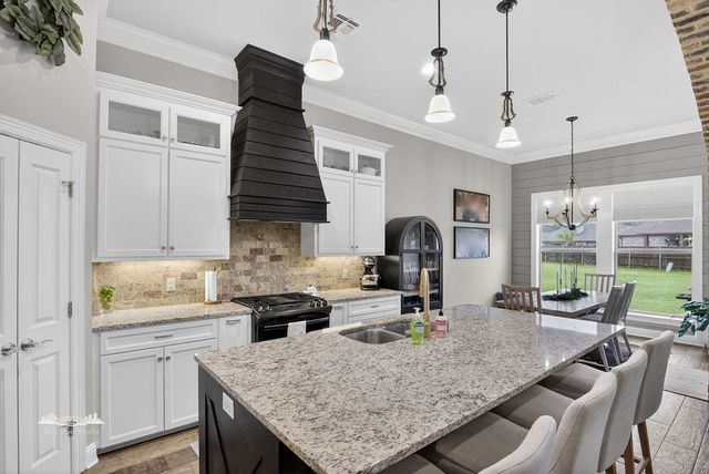 260 Arrowhead Drive, Bossier City, LA 71111