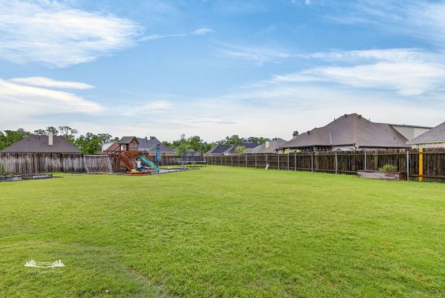 260 Arrowhead Drive, Bossier City, LA 71111