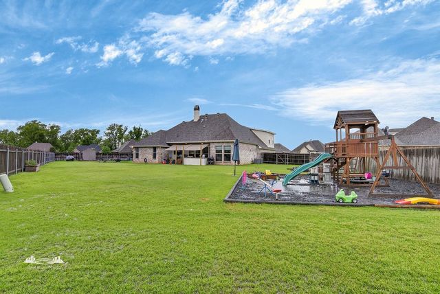 260 Arrowhead Drive, Bossier City, LA 71111