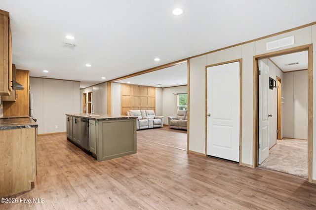 335 Ridgewood Drive NW, Calabash, NC 28467