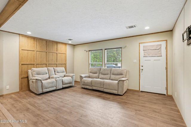 335 Ridgewood Drive NW, Calabash, NC 28467
