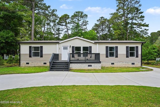 335 Ridgewood Drive NW, Calabash, NC 28467