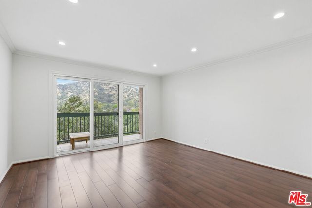2940 N Verdugo Road 305, Glendale, CA 91208