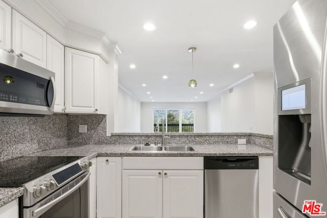 2940 N Verdugo Road 305, Glendale, CA 91208