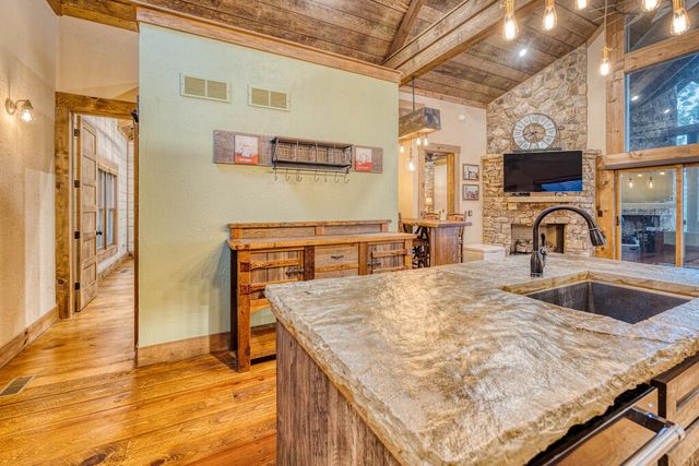 280 Point Of View Road, Blue Ridge, GA 30513