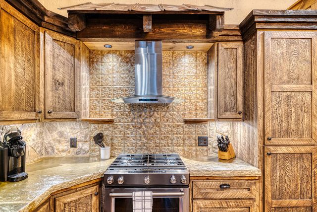 280 Point Of View Road, Blue Ridge, GA 30513