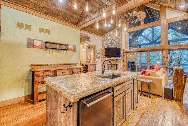 280 Point Of View Road, Blue Ridge, GA 30513
