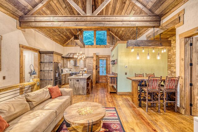 280 Point Of View Road, Blue Ridge, GA 30513