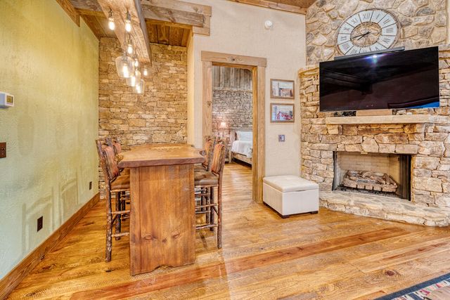 280 Point Of View Road, Blue Ridge, GA 30513
