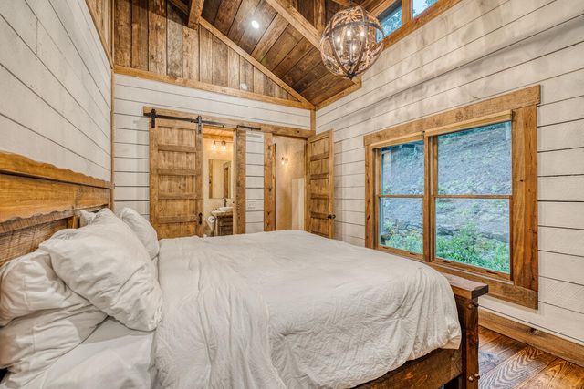 280 Point Of View Road, Blue Ridge, GA 30513