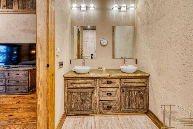 280 Point Of View Road, Blue Ridge, GA 30513