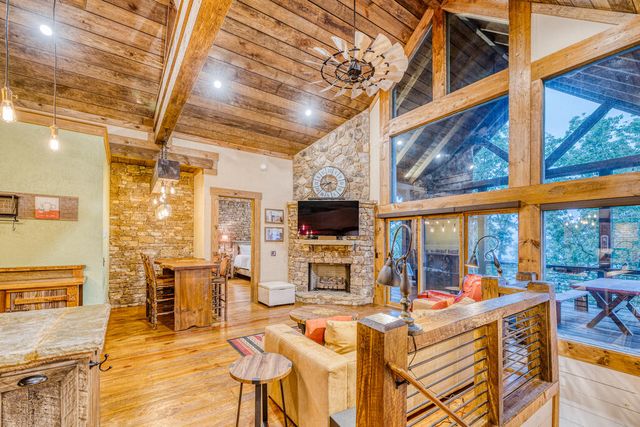 280 Point Of View Road, Blue Ridge, GA 30513