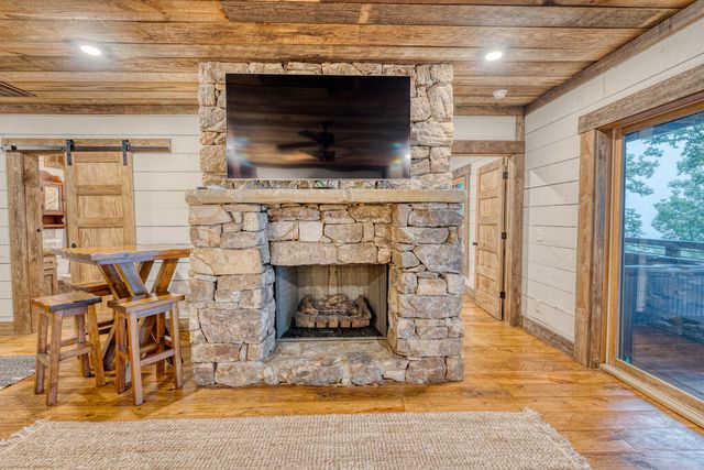 280 Point Of View Road, Blue Ridge, GA 30513