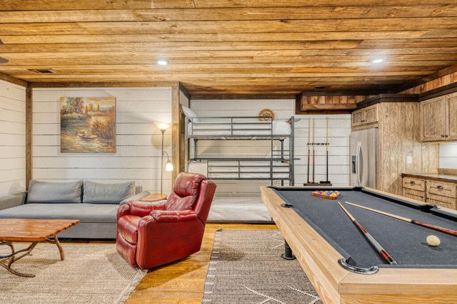 280 Point Of View Road, Blue Ridge, GA 30513