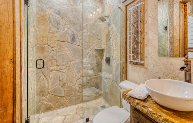 280 Point Of View Road, Blue Ridge, GA 30513