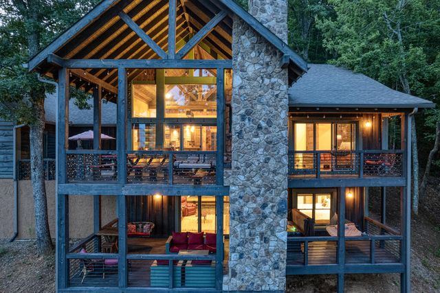 280 Point Of View Road, Blue Ridge, GA 30513