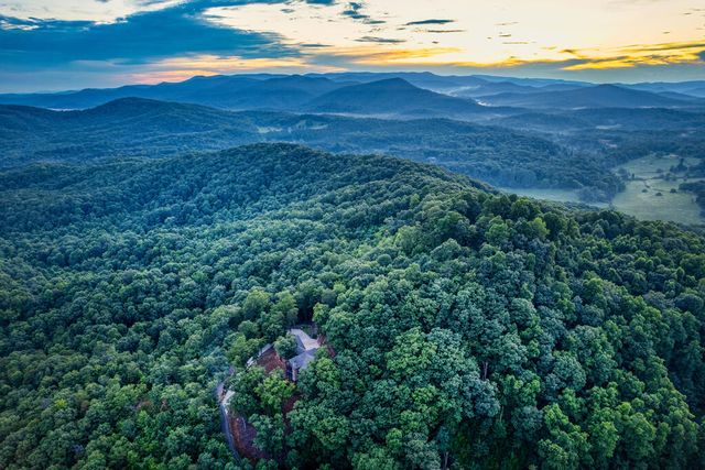 280 Point Of View Road, Blue Ridge, GA 30513