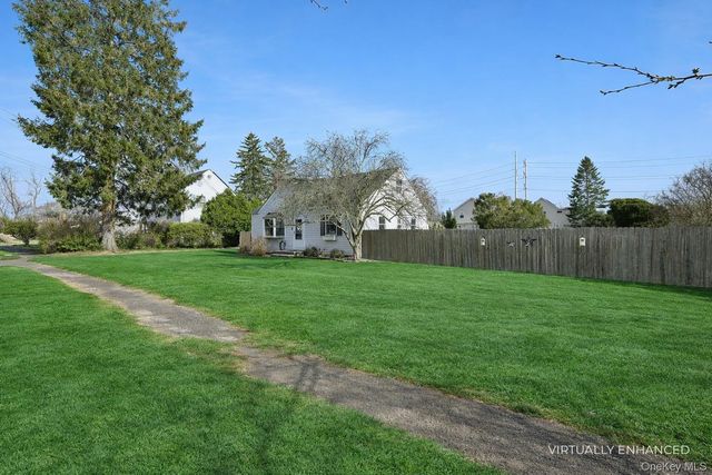 42 Smith Street, Greenlawn, NY 11740