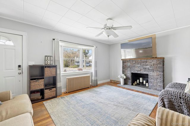 42 Smith Street, Greenlawn, NY 11740