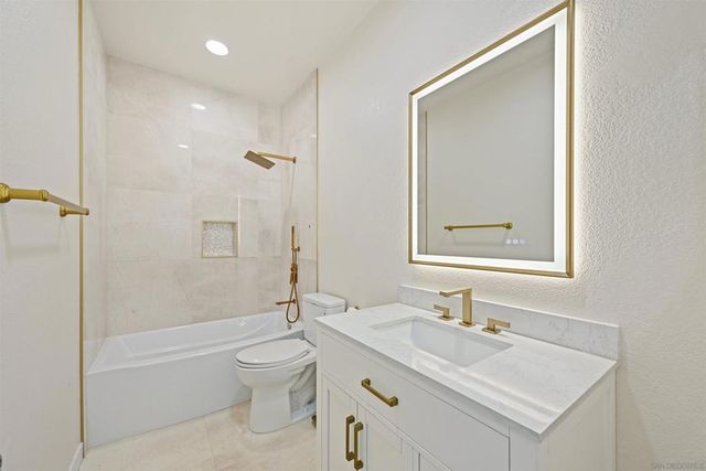 13295 Calle Del Campo 5, San Diego, CA 92129