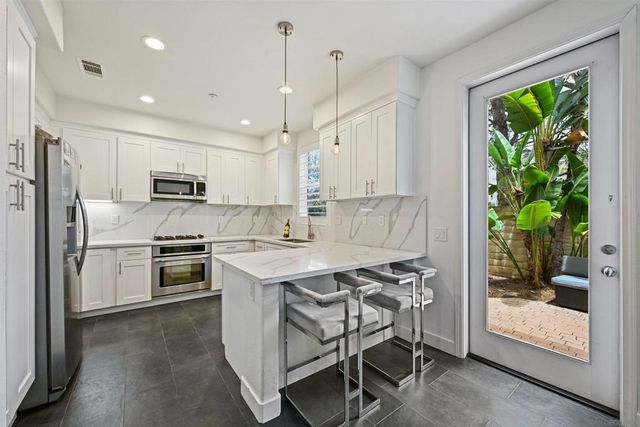 13295 Calle Del Campo 5, San Diego, CA 92129