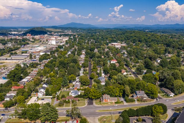 827 West Pine Street, Johnson City, TN 37604