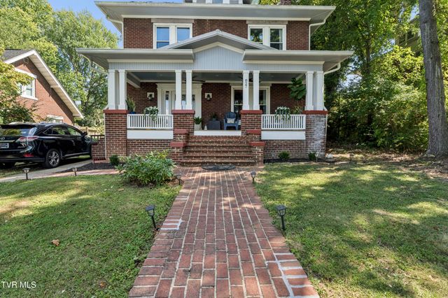 827 West Pine Street, Johnson City, TN 37604