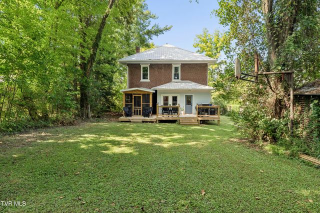 827 West Pine Street, Johnson City, TN 37604