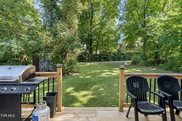 827 West Pine Street, Johnson City, TN 37604