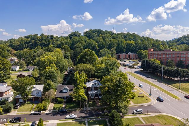 827 West Pine Street, Johnson City, TN 37604
