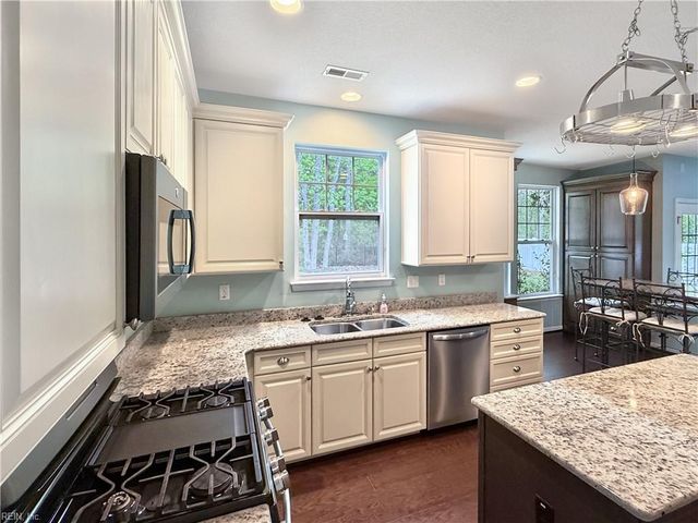 952 Checkerspot WAY, Chesapeake, VA 23323