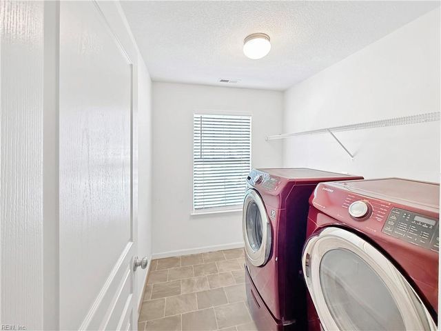 952 Checkerspot WAY, Chesapeake, VA 23323