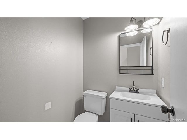 821 Descendant Dr, Fountain, CO 80817