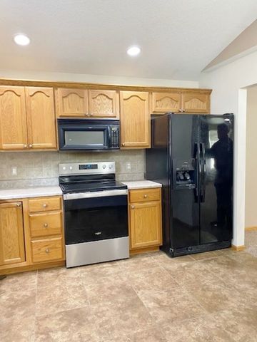 5816 Heather Avenue, Davenport, IA 52807