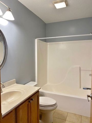 5816 Heather Avenue, Davenport, IA 52807