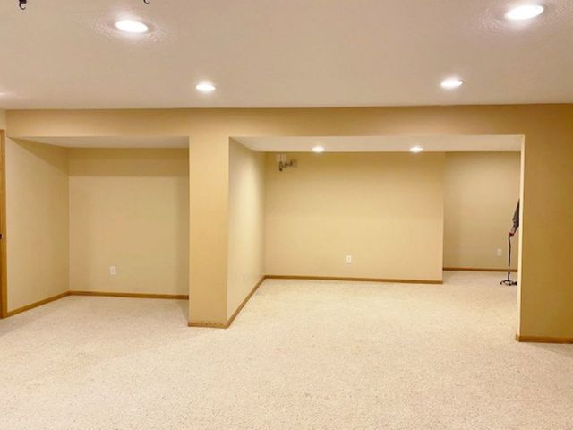 5816 Heather Avenue, Davenport, IA 52807