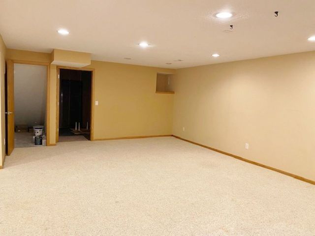5816 Heather Avenue, Davenport, IA 52807