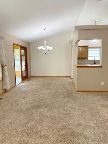 5816 Heather Avenue, Davenport, IA 52807