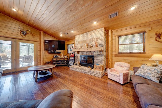 385 W Evergreen Plaza N, Santa Claus, IN 47579