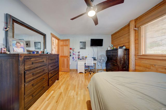 385 W Evergreen Plaza N, Santa Claus, IN 47579