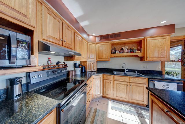 385 W Evergreen Plaza N, Santa Claus, IN 47579