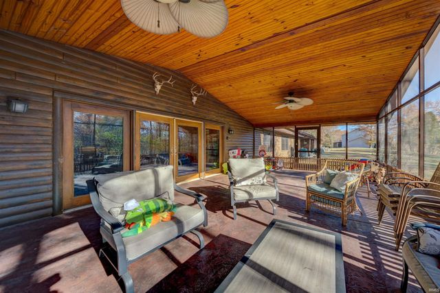 385 W Evergreen Plaza N, Santa Claus, IN 47579