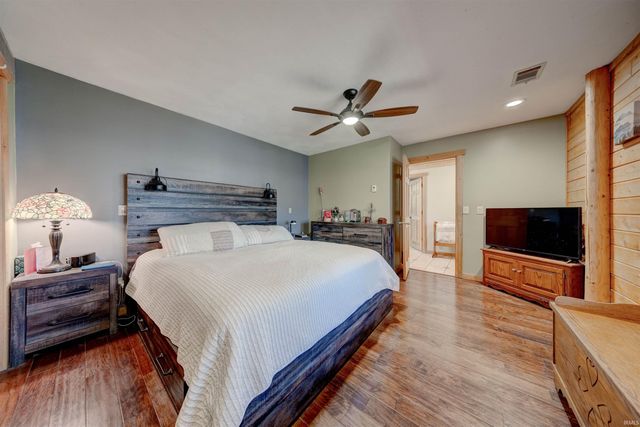 385 W Evergreen Plaza N, Santa Claus, IN 47579