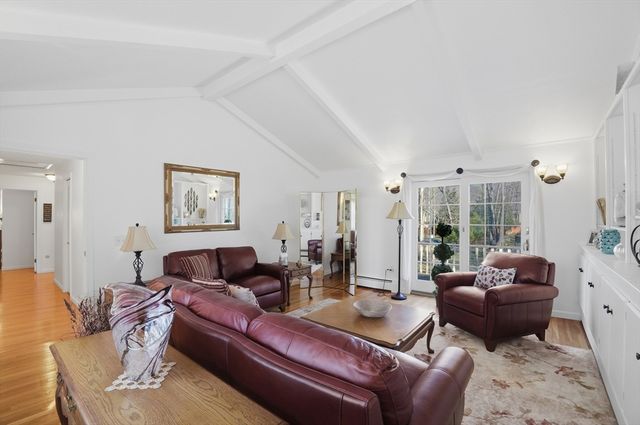 54 Sagamore Road, Seekonk, MA 02771