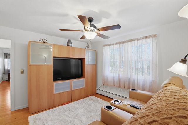 54 Sagamore Road, Seekonk, MA 02771