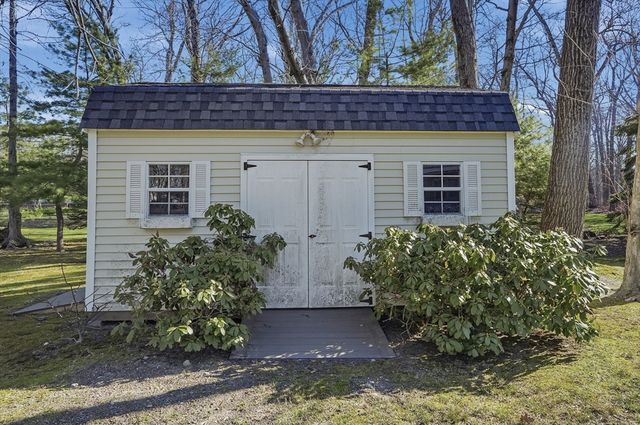 54 Sagamore Road, Seekonk, MA 02771